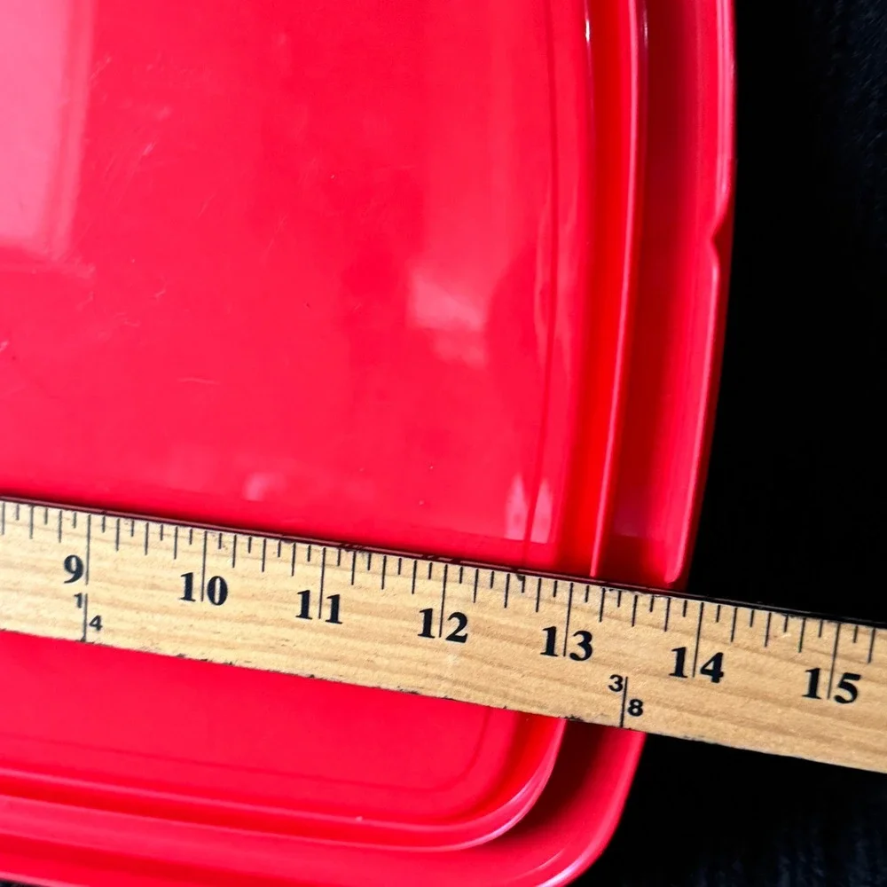 Pyrex red plastic